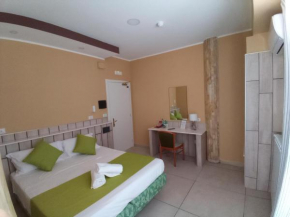  Hotel Garden Napoli  Неаполь